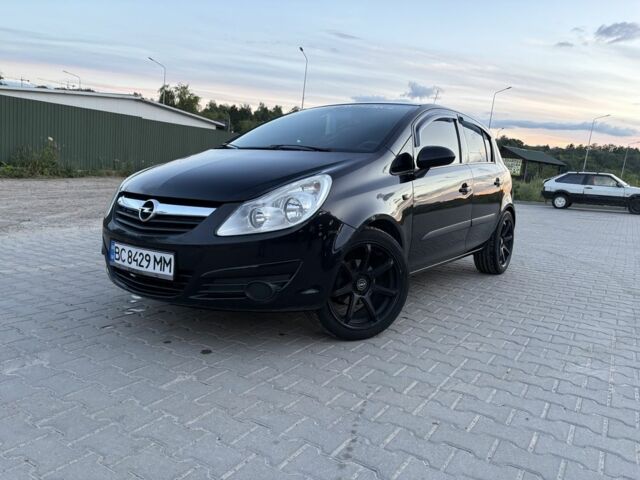 Чорний Опель Корса, об'ємом двигуна 1 л та пробігом 200 тис. км за 4000 $, фото 1 на Automoto.ua
