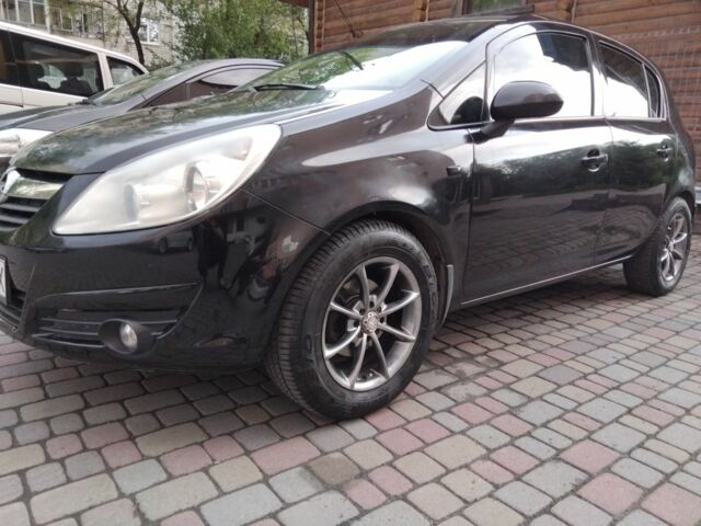 Черный Опель Корса, объемом двигателя 1.3 л и пробегом 343 тыс. км за 2700 $, фото 1 на Automoto.ua