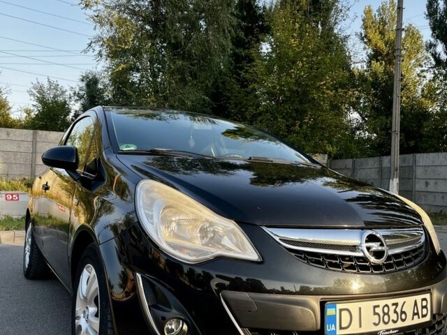 Чорний Опель Корса, об'ємом двигуна 0 л та пробігом 200 тис. км за 5550 $, фото 1 на Automoto.ua