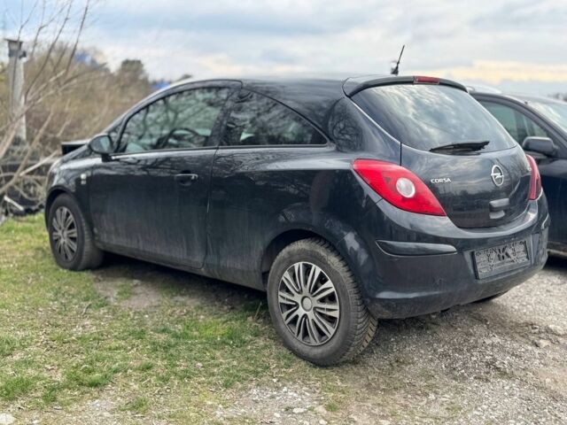 Чорний Опель Корса, об'ємом двигуна 1.25 л та пробігом 200 тис. км за 2500 $, фото 1 на Automoto.ua