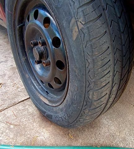 Красный Опель Корса, объемом двигателя 1.2 л и пробегом 404 тыс. км за 1100 $, фото 1 на Automoto.ua