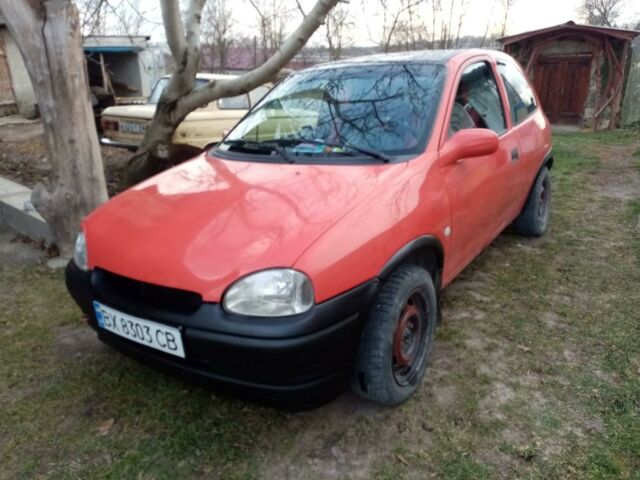 Червоний Опель Корса, об'ємом двигуна 1 л та пробігом 286 тис. км за 2200 $, фото 1 на Automoto.ua