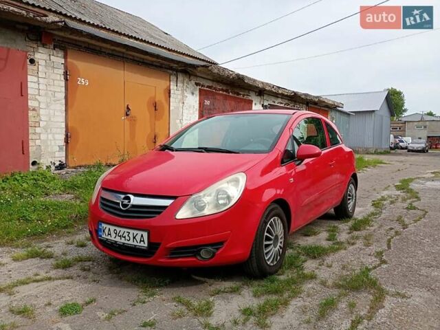 Красный Опель Корса, объемом двигателя 1.23 л и пробегом 270 тыс. км за 3300 $, фото 1 на Automoto.ua