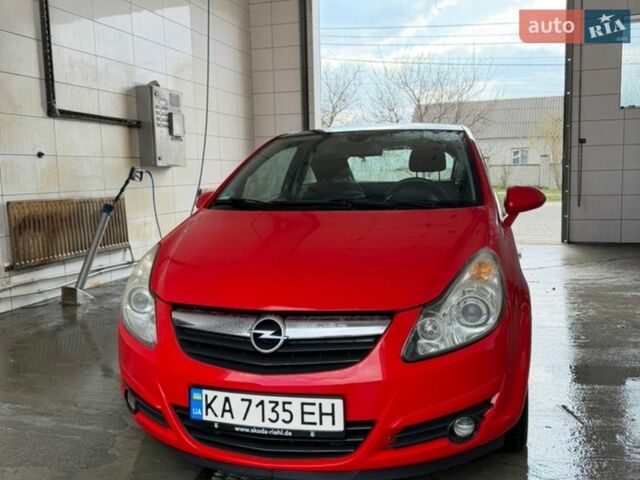 Красный Опель Корса, объемом двигателя 1.39 л и пробегом 150 тыс. км за 4700 $, фото 1 на Automoto.ua