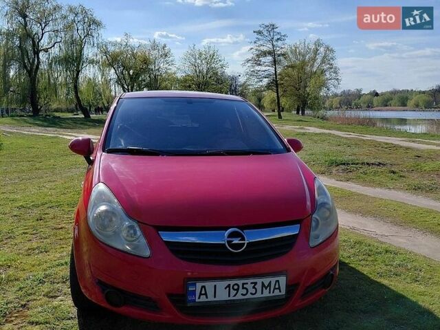 Красный Опель Корса, объемом двигателя 1.23 л и пробегом 205 тыс. км за 3600 $, фото 1 на Automoto.ua