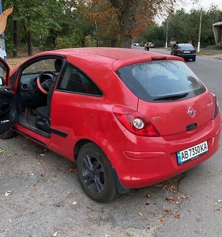 Червоний Опель Корса, об'ємом двигуна 1.4 л та пробігом 170 тис. км за 3900 $, фото 1 на Automoto.ua