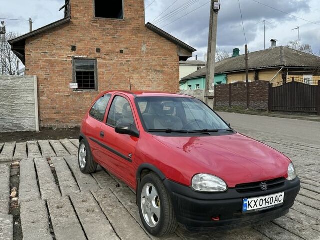 Красный Опель Корса, объемом двигателя 1 л и пробегом 10 тыс. км за 2600 $, фото 1 на Automoto.ua
