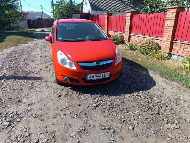 Красный Опель Корса, объемом двигателя 1.2 л и пробегом 260 тыс. км за 3500 $, фото 1 на Automoto.ua