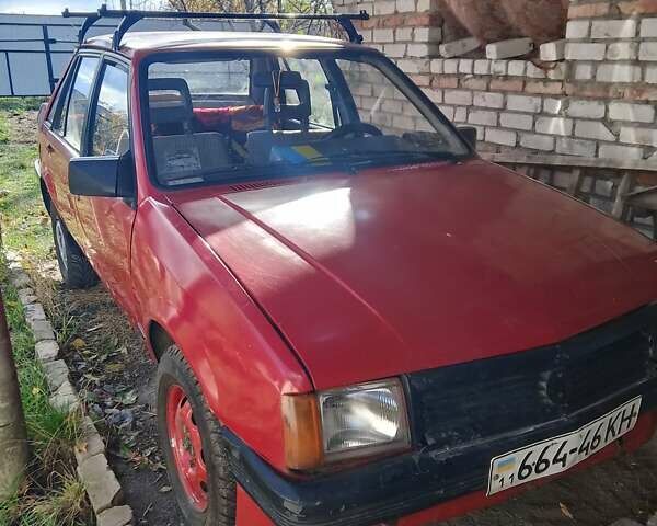 Красный Опель Корса, объемом двигателя 1.2 л и пробегом 200 тыс. км за 500 $, фото 1 на Automoto.ua