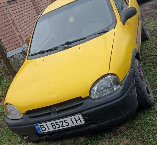 Желтый Опель Корса, объемом двигателя 1.2 л и пробегом 15 тыс. км за 800 $, фото 1 на Automoto.ua