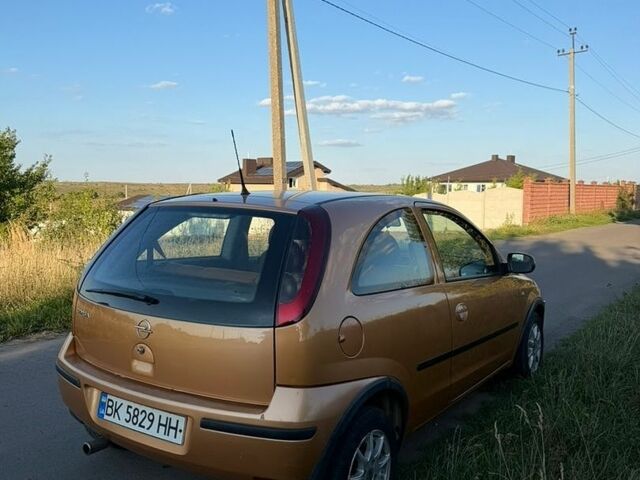 Жовтий Опель Корса, об'ємом двигуна 1 л та пробігом 249 тис. км за 2550 $, фото 1 на Automoto.ua