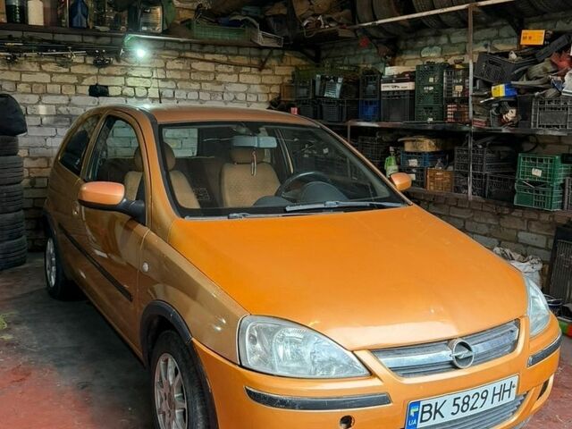 Жовтий Опель Корса, об'ємом двигуна 1 л та пробігом 249 тис. км за 2500 $, фото 1 на Automoto.ua