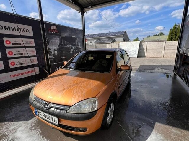 Желтый Опель Корса, объемом двигателя 1.2 л и пробегом 248 тыс. км за 2900 $, фото 1 на Automoto.ua