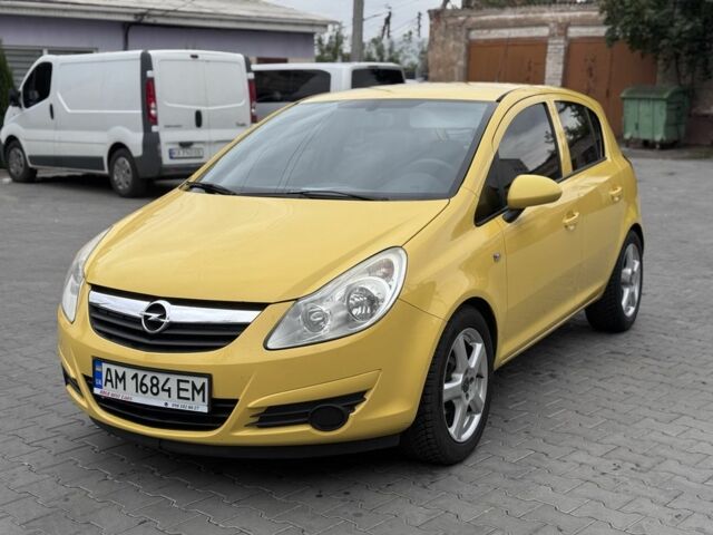 Желтый Опель Корса, объемом двигателя 1.4 л и пробегом 160 тыс. км за 4450 $, фото 1 на Automoto.ua