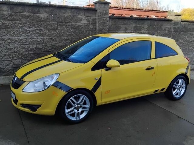 Жовтий Опель Корса, об'ємом двигуна 0 л та пробігом 205 тис. км за 4100 $, фото 1 на Automoto.ua