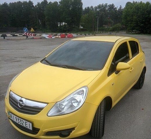 Желтый Опель Корса, объемом двигателя 1.2 л и пробегом 218 тыс. км за 5999 $, фото 1 на Automoto.ua