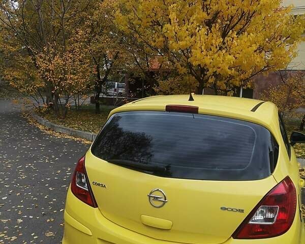 Опель Корса 2011 в Ровно на Automoto.ua Желтый Опель Корса, объемом двигателя 1.3 л и пробегом 230 тыс. км за 6400 $, фото 1 на Automoto.ua
