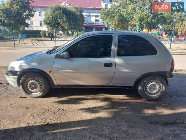 Сірий Опель Корса, об'ємом двигуна 0.97 л та пробігом 371 тис. км за 2000 $, фото 1 на Automoto.ua