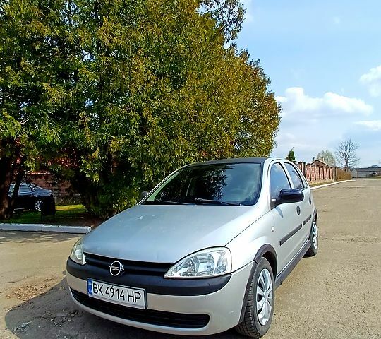 Сірий Опель Корса, об'ємом двигуна 1 л та пробігом 251 тис. км за 2700 $, фото 1 на Automoto.ua