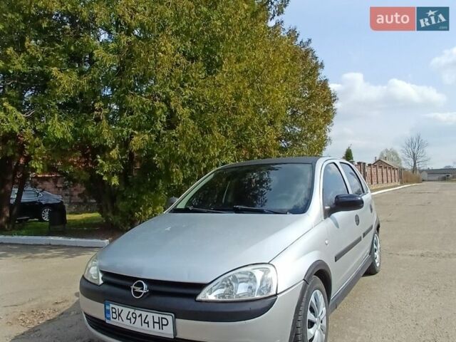 Сірий Опель Корса, об'ємом двигуна 1 л та пробігом 251 тис. км за 2750 $, фото 1 на Automoto.ua