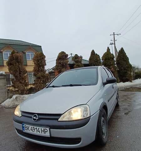 Серый Опель Корса, объемом двигателя 1 л и пробегом 251 тыс. км за 3200 $, фото 1 на Automoto.ua