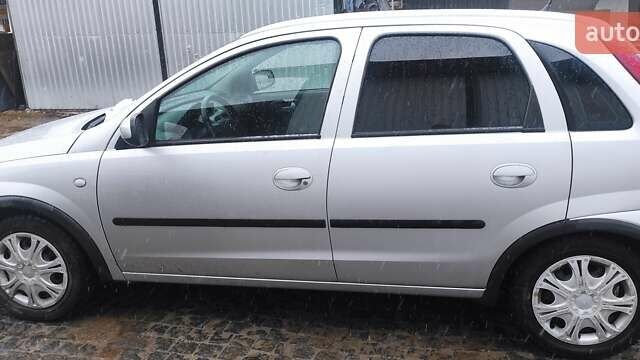 Серый Опель Корса, объемом двигателя 1.2 л и пробегом 202 тыс. км за 3700 $, фото 1 на Automoto.ua