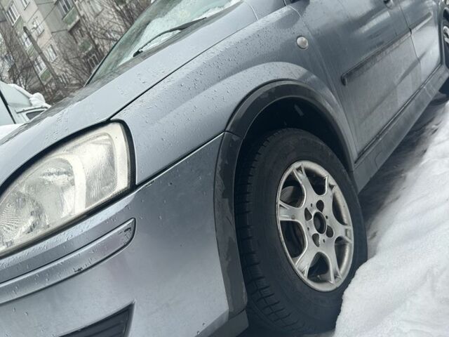 Серый Опель Корса, объемом двигателя 1.2 л и пробегом 280 тыс. км за 3800 $, фото 1 на Automoto.ua