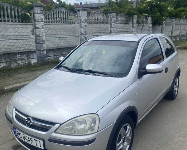 Сірий Опель Корса, об'ємом двигуна 1 л та пробігом 197 тис. км за 2800 $, фото 1 на Automoto.ua