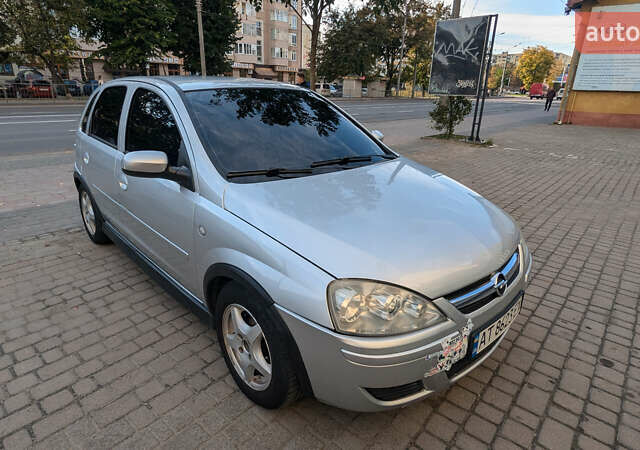 Серый Опель Корса, объемом двигателя 1 л и пробегом 237 тыс. км за 2900 $, фото 1 на Automoto.ua