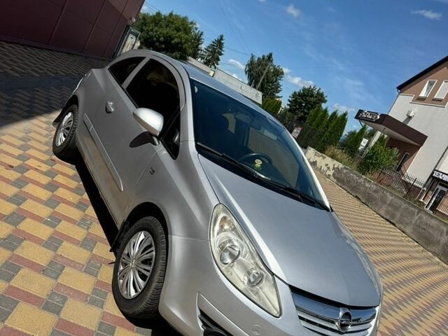 Сірий Опель Корса, об'ємом двигуна 1 л та пробігом 190 тис. км за 2999 $, фото 1 на Automoto.ua