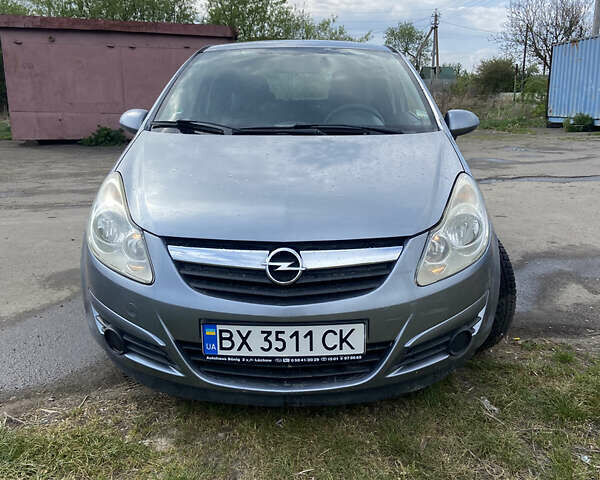 Сірий Опель Корса, об'ємом двигуна 1.23 л та пробігом 250 тис. км за 3800 $, фото 1 на Automoto.ua