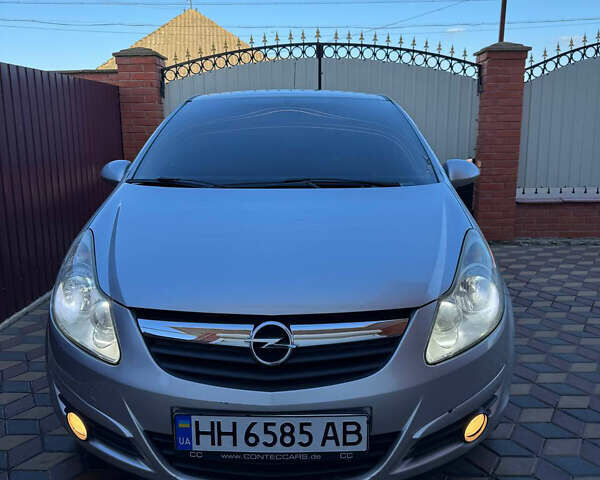 Сірий Опель Корса, об'ємом двигуна 1.36 л та пробігом 208 тис. км за 5200 $, фото 1 на Automoto.ua