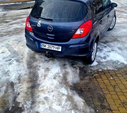 Серый Опель Корса, объемом двигателя 1.2 л и пробегом 166 тыс. км за 3700 $, фото 1 на Automoto.ua
