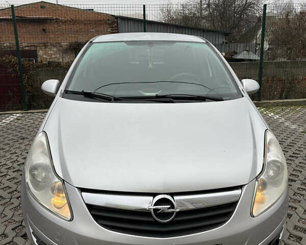 Серый Опель Корса, объемом двигателя 1.25 л и пробегом 215 тыс. км за 5000 $, фото 1 на Automoto.ua