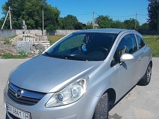 Сірий Опель Корса, об'ємом двигуна 1.23 л та пробігом 267 тис. км за 3400 $, фото 1 на Automoto.ua