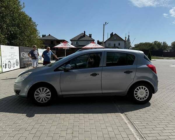 Серый Опель Корса, объемом двигателя 1.36 л и пробегом 185 тыс. км за 4800 $, фото 1 на Automoto.ua