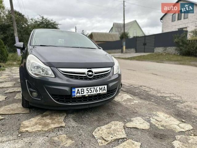 Серый Опель Корса, объемом двигателя 1.25 л и пробегом 250 тыс. км за 4999 $, фото 1 на Automoto.ua