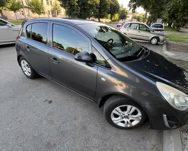 Серый Опель Корса, объемом двигателя 1.3 л и пробегом 162 тыс. км за 5800 $, фото 1 на Automoto.ua