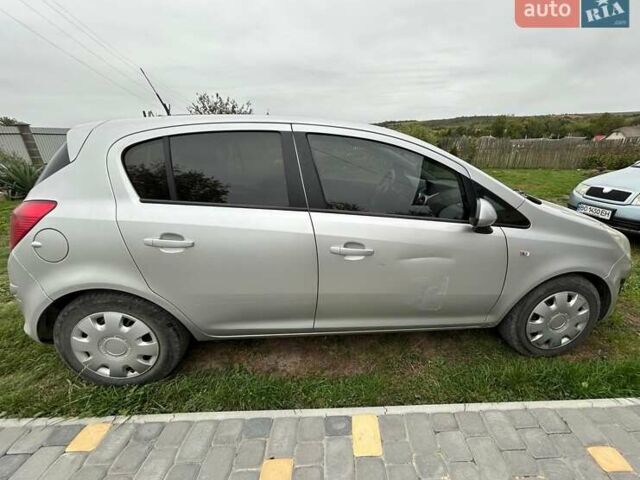 Сірий Опель Корса, об'ємом двигуна 1.25 л та пробігом 255 тис. км за 5000 $, фото 1 на Automoto.ua