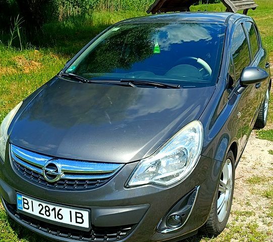 Сірий Опель Корса, об'ємом двигуна 1.2 л та пробігом 242 тис. км за 4700 $, фото 1 на Automoto.ua