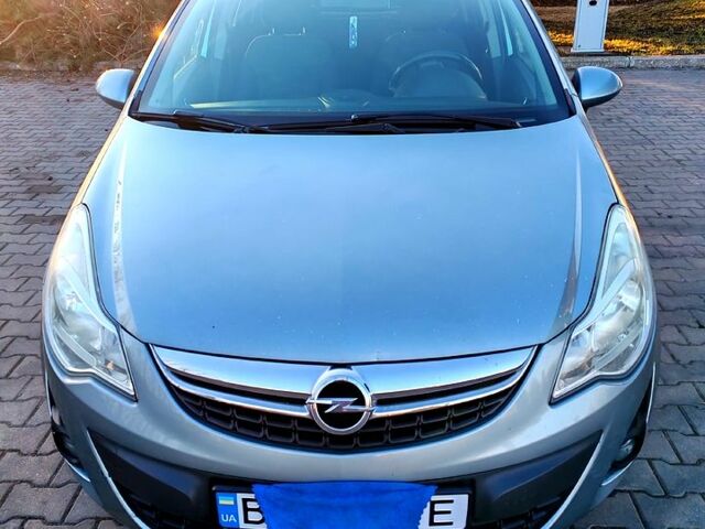 Сірий Опель Корса, об'ємом двигуна 1.4 л та пробігом 293 тис. км за 3700 $, фото 1 на Automoto.ua