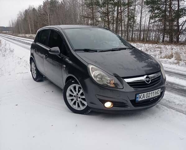 Серый Опель Корса, объемом двигателя 1.23 л и пробегом 190 тыс. км за 5400 $, фото 1 на Automoto.ua