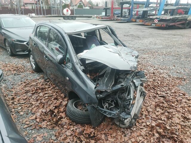 Сірий Опель Корса, об'ємом двигуна 1.2 л та пробігом 200 тис. км за 1000 $, фото 1 на Automoto.ua