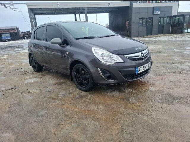 Серый Опель Корса, объемом двигателя 1.2 л и пробегом 234 тыс. км за 3550 $, фото 1 на Automoto.ua