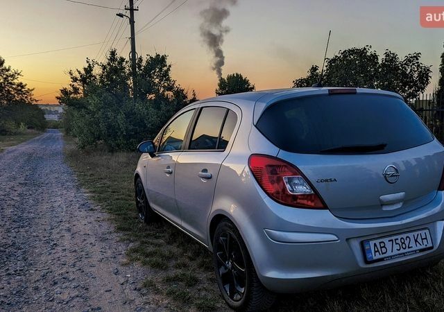Сірий Опель Корса, об'ємом двигуна 1.25 л та пробігом 235 тис. км за 5500 $, фото 1 на Automoto.ua