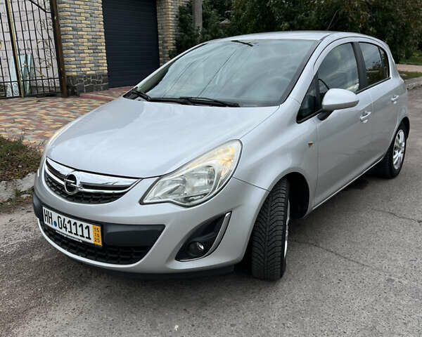 Сірий Опель Корса, об'ємом двигуна 1.3 л та пробігом 103 тис. км за 5500 $, фото 1 на Automoto.ua