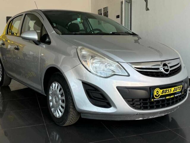 Опель Корса 2012 в Львове на Automoto.ua Серый Опель Корса, объемом двигателя 1 л и пробегом 180 тыс. км за 5600 $, фото 1 на Automoto.ua