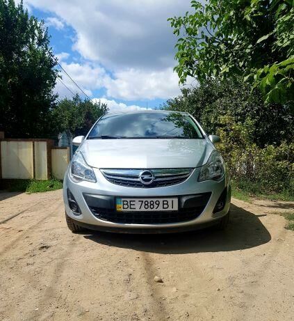 Сірий Опель Корса, об'ємом двигуна 1.4 л та пробігом 47 тис. км за 8500 $, фото 1 на Automoto.ua