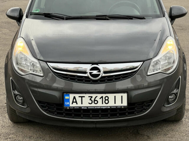 Сірий Опель Корса, об'ємом двигуна 1.28 л та пробігом 241 тис. км за 6300 $, фото 1 на Automoto.ua