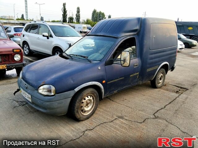 Синий Опель Корса, объемом двигателя 1.4 л и пробегом 258 тыс. км за 850 $, фото 1 на Automoto.ua